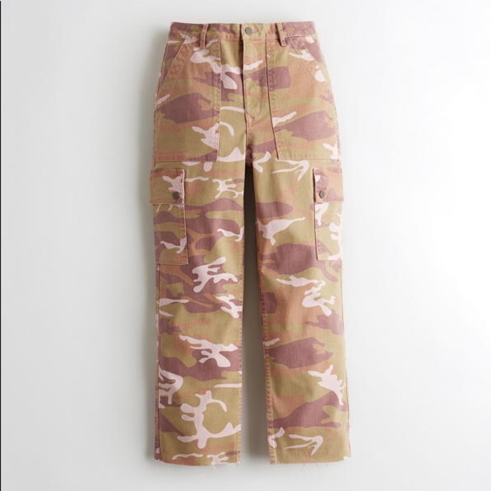 HOLLISTER Ultra High Rise Mom Jeans Pink Camouflage Size 3